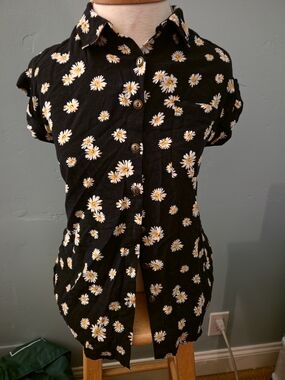 NOBO Black Daisy Print Button-Down Shirt